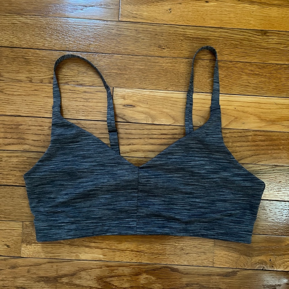 outdoor voices freeflow yoga bra grey size L